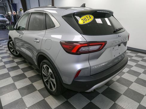 Used 2024 Ford Escape Platinum AWD/4WD image 9