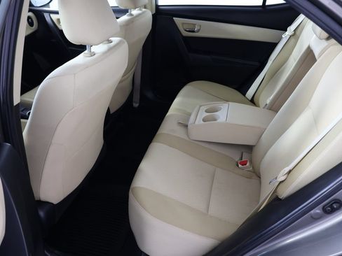 Used 2018 Toyota Corolla LE FWD image 17