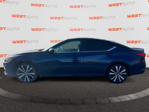 Used 2022 Nissan Altima 2.5 SR image 2