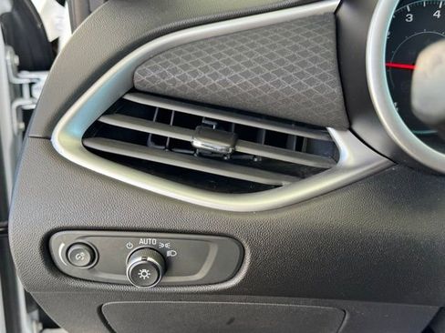 Used 2020 Chevrolet Malibu LS image 35