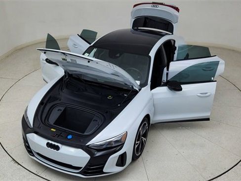 Used 2023 Audi e-tron GT Premium Plus w/ Performance Package image 78