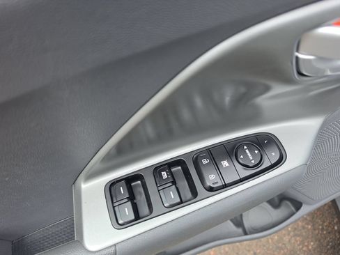 Used 2020 Kia Niro LX FWD image 13
