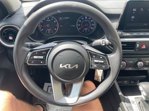 Used 2022 Kia Forte LXS w/ LXS Technology Package FWD image 14