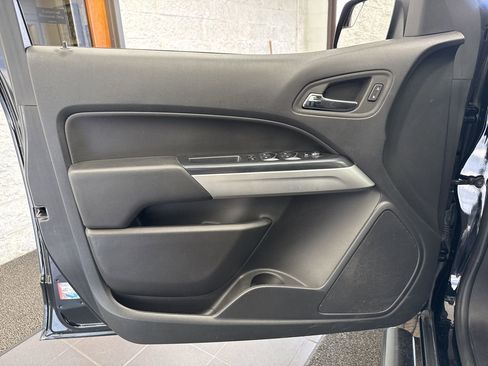 Used 2022 Chevrolet Colorado LT w/ LT Convenience Package image 33