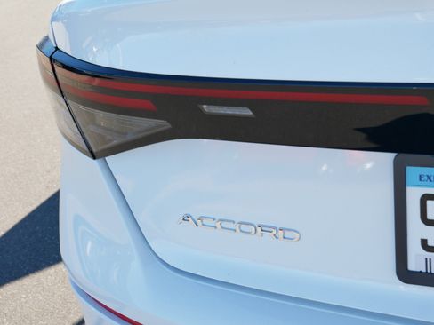 Certified 2025 Honda Accord SE image 17