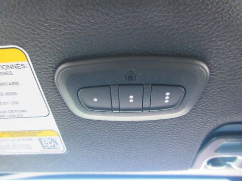 Used 2025 Jeep Wrangler Sport S image 36