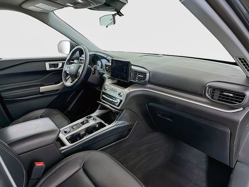 Used 2023 Ford Explorer XLT w/ Equipment Group 202A image 19