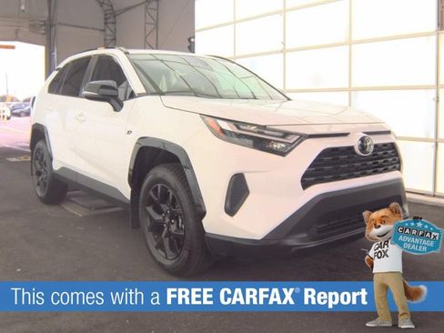 Used 2024 Toyota RAV4 XLE w/ Convenience Package FWD image 3