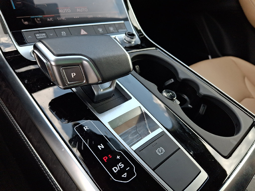 Certified 2025 Audi Q8 Premium Plus w/ Premium Plus Package AWD/4WD image 16