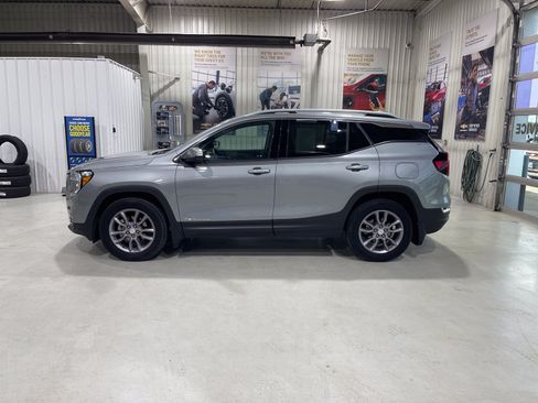Used 2023 GMC Terrain SLT w/ Infotainment Package II AWD/4WD image 4
