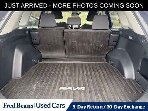 Used 2019 Toyota RAV4 XLE w/ Convenience Package image 13