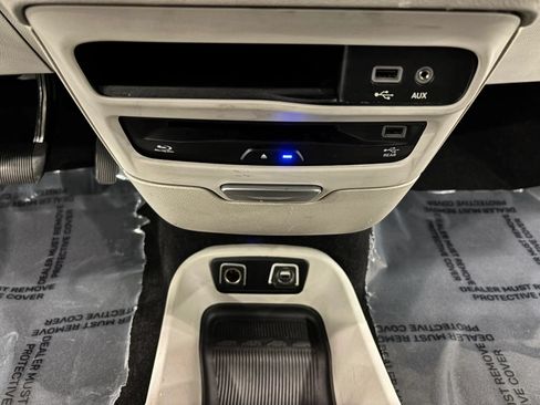 Used 2020 Chrysler Pacifica Touring-L Plus FWD image 30