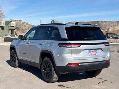 New 2026 Jeep Grand Cherokee 4WD image 3