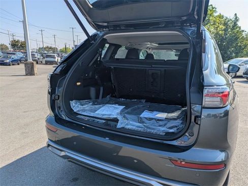 New 2025 Mitsubishi Outlander SE image 27