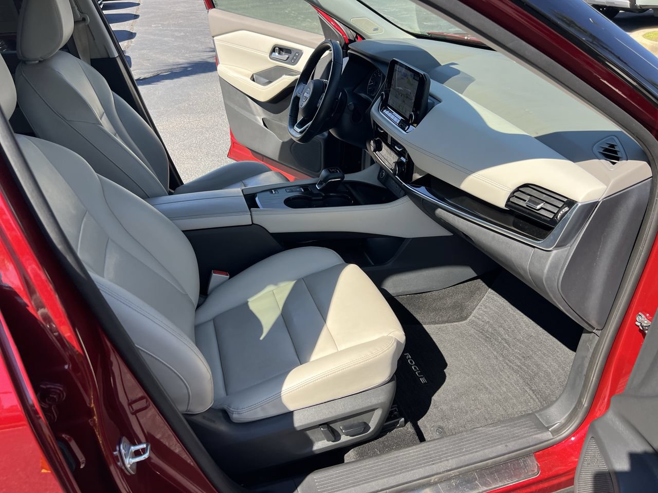 Used 2023 Nissan Rogue SL w/ SL Premium Package FWD image 34