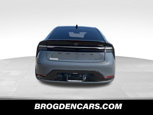 Used 2024 Toyota Prius Prime Premium FWD image 4