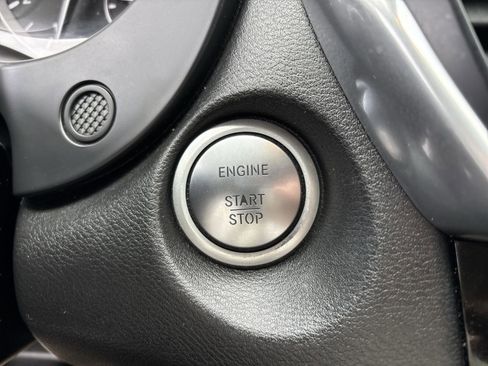 Used 2018 INFINITI QX30 Premium w/ Cargo Package image 29