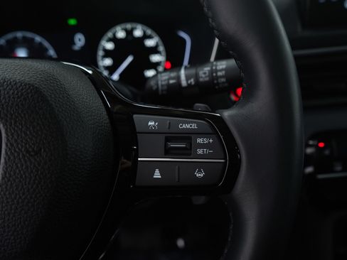 Used 2024 Honda Pilot Touring image 31