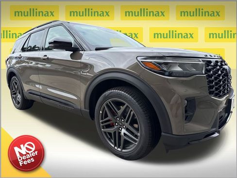 New 2026 Ford Explorer ST-Line w/ ST-Line Street Pack image 1