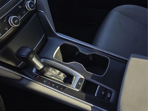 Used 2018 Honda Accord LX image 39