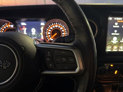 Used 2020 Jeep Gladiator Overland w/ Dual Top Group image 14