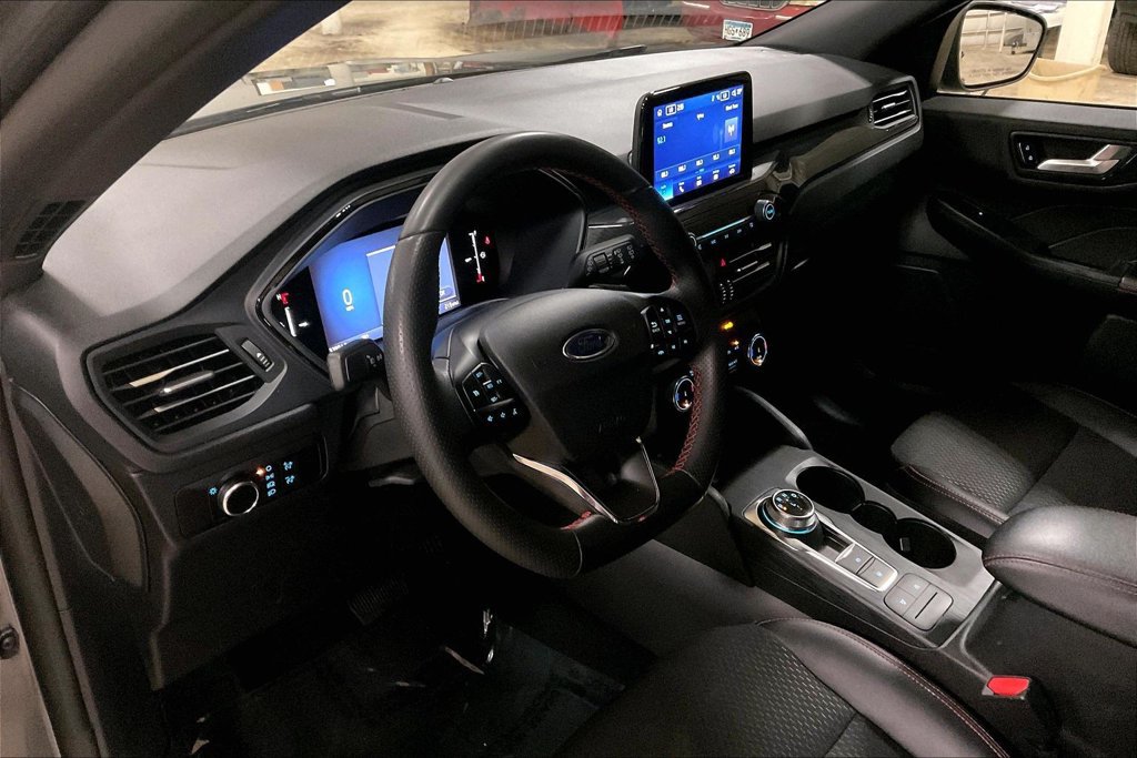 Certified 2025 Ford Escape ST-Line AWD/4WD image 13