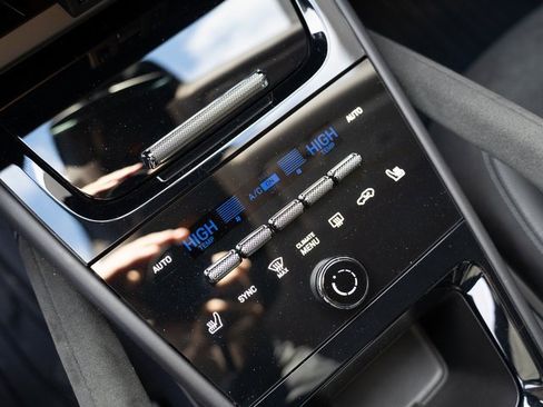 Certified 2024 Porsche Cayenne Turbo GT image 25