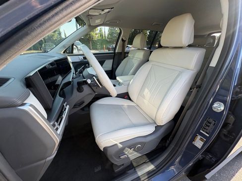 Used 2025 Hyundai Santa Fe SEL FWD image 40
