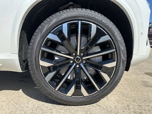 New 2026 Volvo XC90 B6 Plus w/ Protection Package AWD/4WD image 10