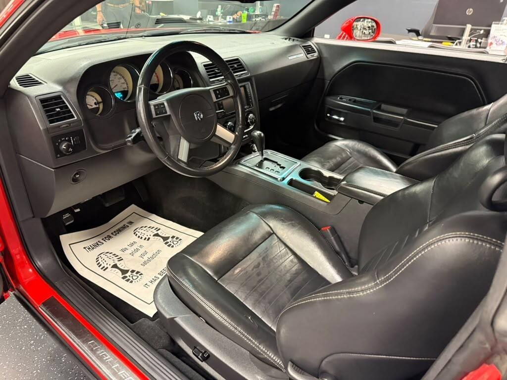 Used 2010 Dodge Challenger R/T RWD image 9