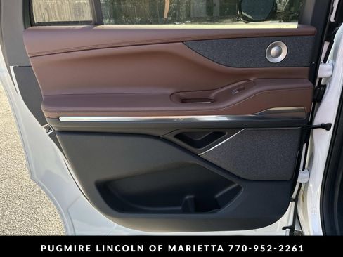 New 2026 Lincoln Navigator L Reserve AWD/4WD image 25