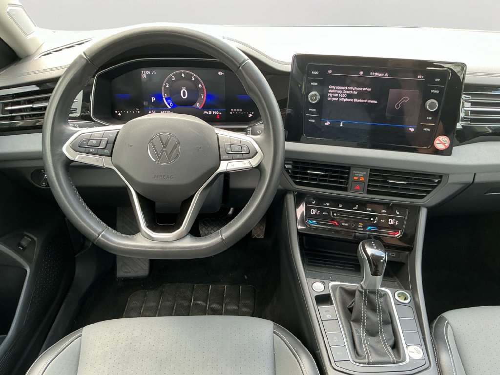 Used 2025 Volkswagen Jetta SE FWD image 16