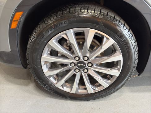 Used 2023 Chevrolet Blazer Premier w/ Enhanced Convenience Package AWD/4WD image 9