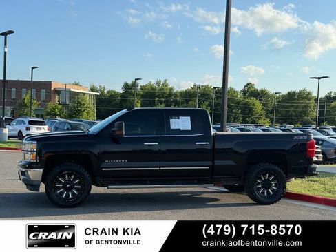 Used 2015 Chevrolet Silverado 1500 LTZ Z71 w/ LTZ Plus Package RWD image 6