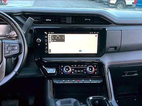 Used 2024 GMC Sierra 2500 AT4 w/ AT4 Preferred Package image 6