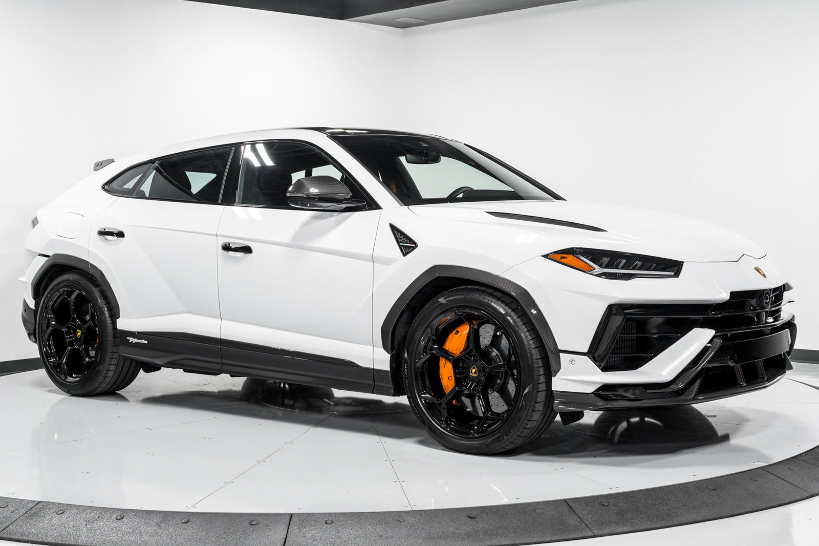 Used 2024 Lamborghini Urus Performante AWD/4WD image 44