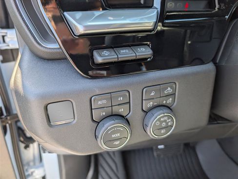 New 2026 Chevrolet Silverado 1500 LTZ w/ LTZ Premium Package AWD/4WD image 18