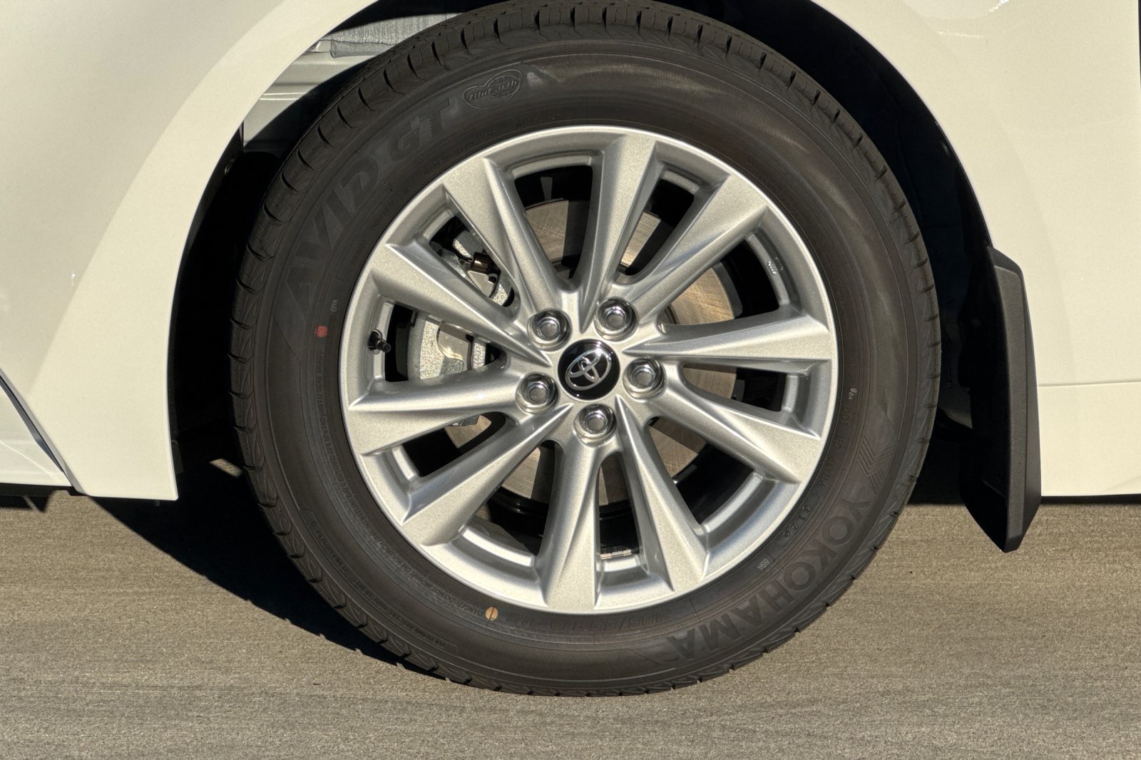 New 2027 Toyota Corolla LE FWD image 30