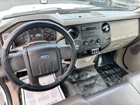 Used 2009 Ford F550 2WD Regular Cab Super Duty image 19