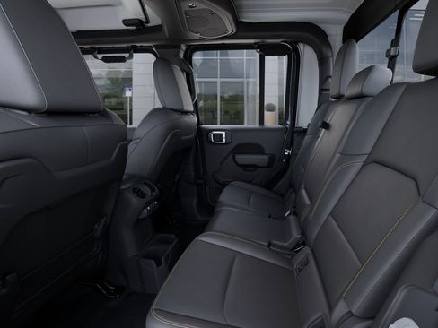 New 2025 Jeep Gladiator Sport w/ Premium Package image 25