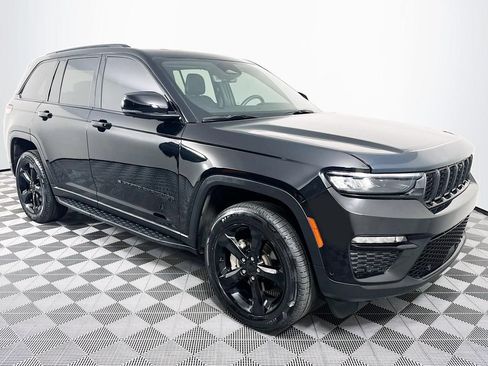 Used 2024 Jeep Grand Cherokee Limited w/ Luxury Tech Group II AWD/4WD image 28