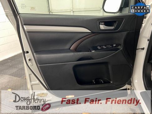 Used 2018 Toyota Highlander XLE image 27