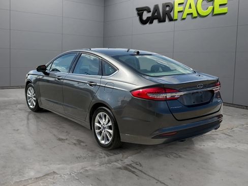 Used 2017 Ford Fusion SE w/ Fusion SE Technology Package FWD image 7