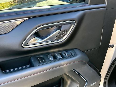 Used 2023 Chevrolet Suburban RST image 18