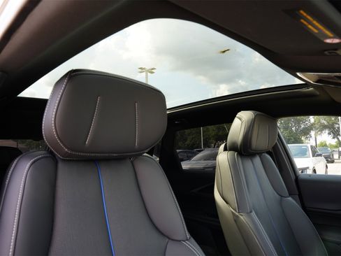 New 2025 Cadillac Lyriq Luxury image 27