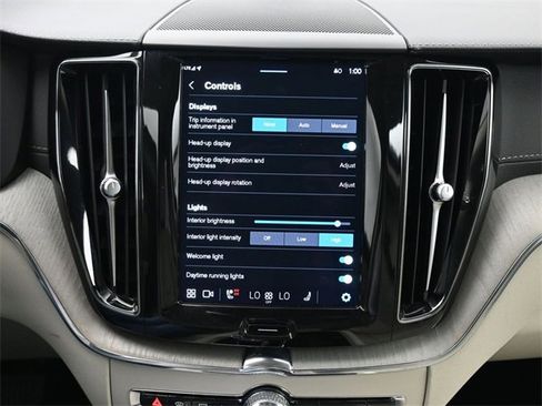 Used 2024 Volvo XC60 B5 Ultimate w/ Protection Package Premier image 19