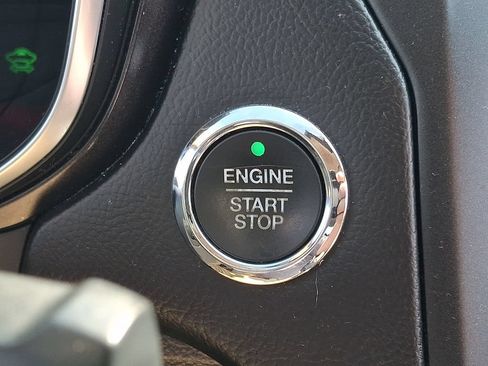 Used 2018 Ford Fusion Titanium FWD image 29