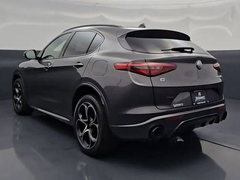 Used 2023 Alfa Romeo Stelvio Veloce AWD/4WD image 5