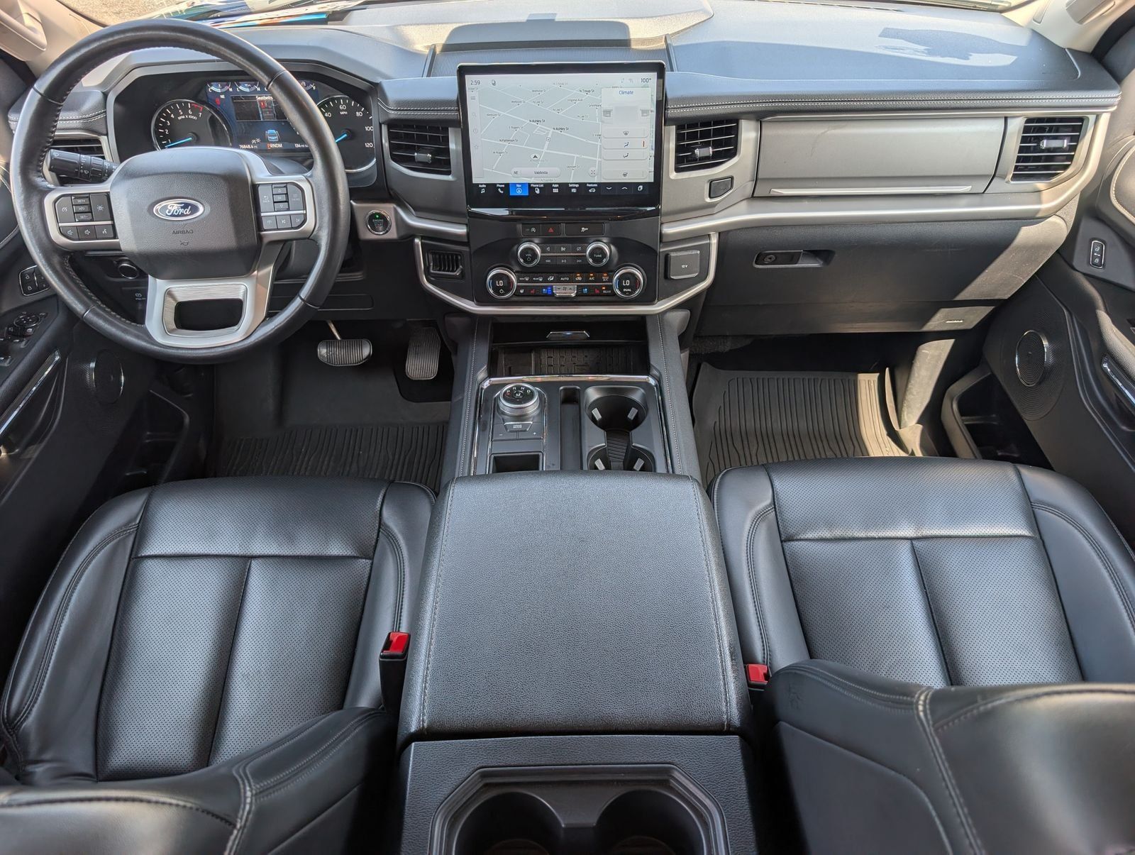 Used 2024 Ford Expedition XLT RWD image 5