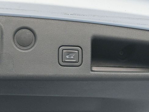 Used 2023 Chevrolet Equinox RS FWD image 10